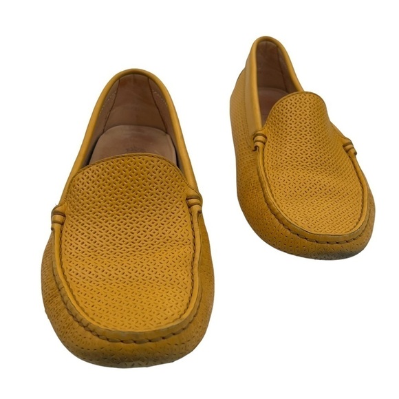 Tod's Yellow Driving Loafer Flats Size 37 Women's - Picture 1 of 9